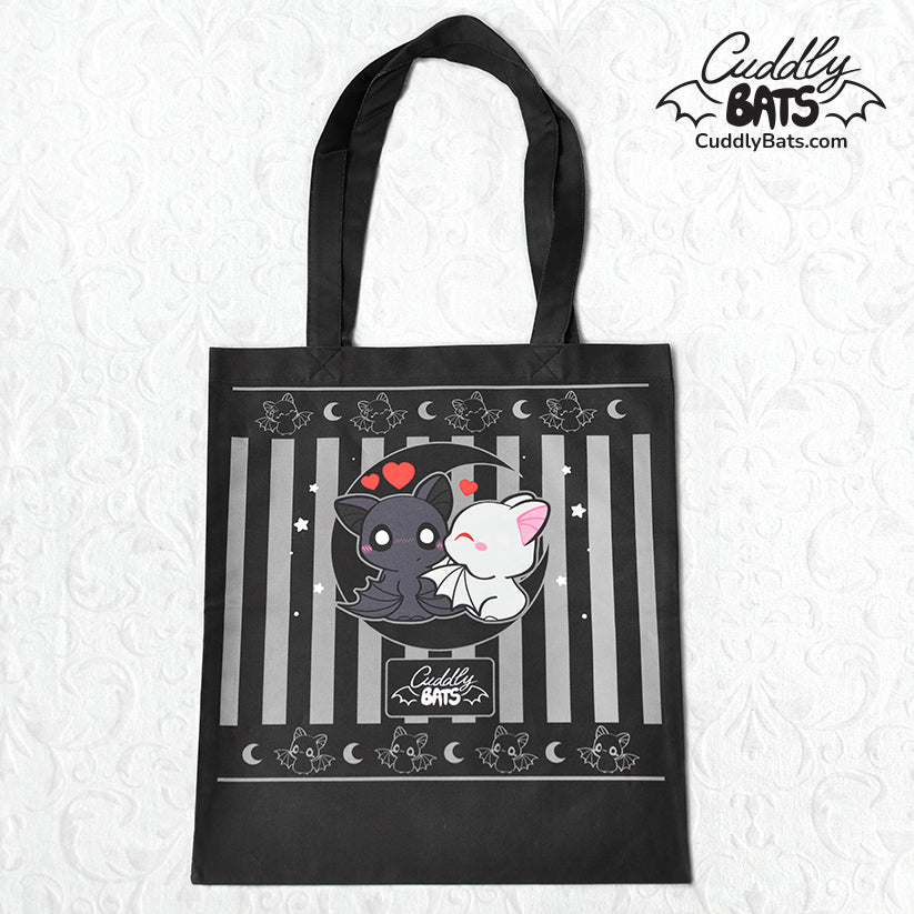 Cuddly Bats Kiss tote bag